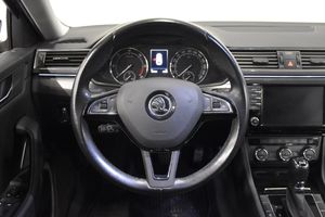 Skoda Superb bild 2