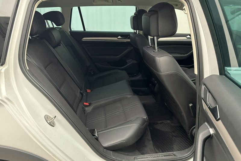 Volkswagen Passat bild 8