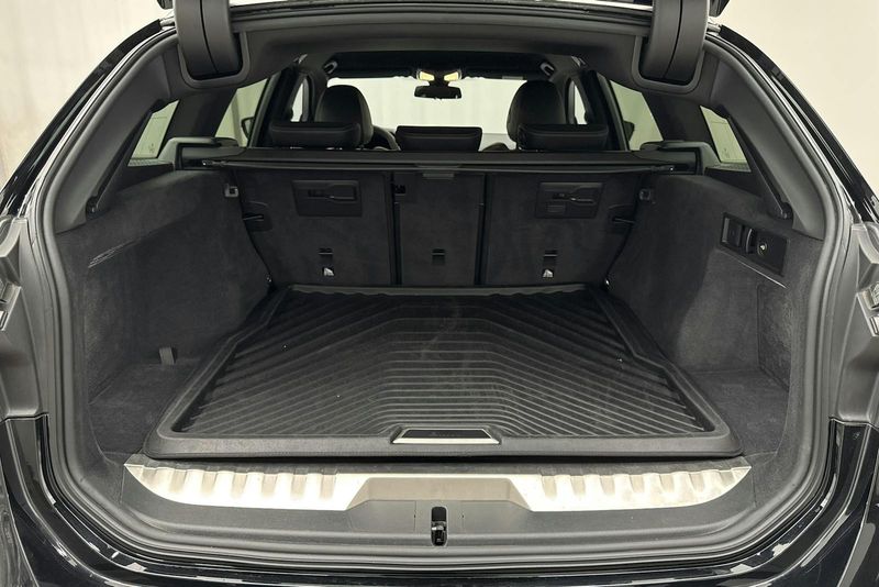 BMW 330 bild 9