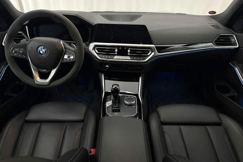 BMW 330 bild 6