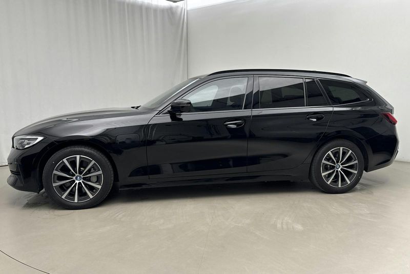 BMW 330 bild 2