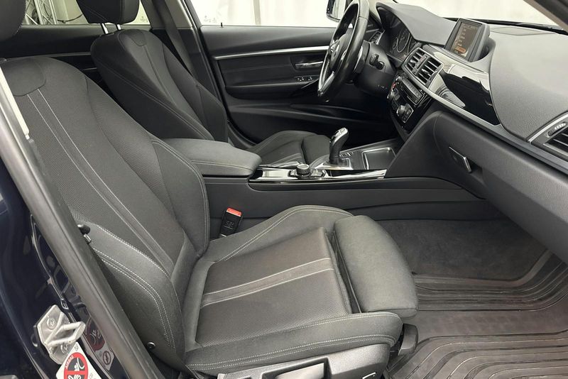 BMW 330 bild 7