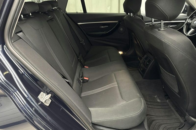 BMW 330 bild 8