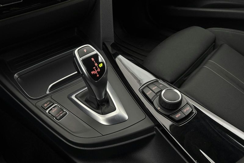 BMW 330 bild 12