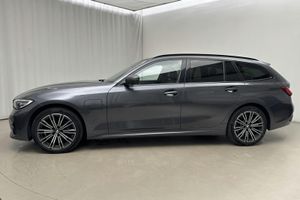 BMW 330 bild 2