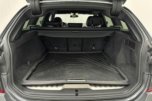 BMW 330 bild 9
