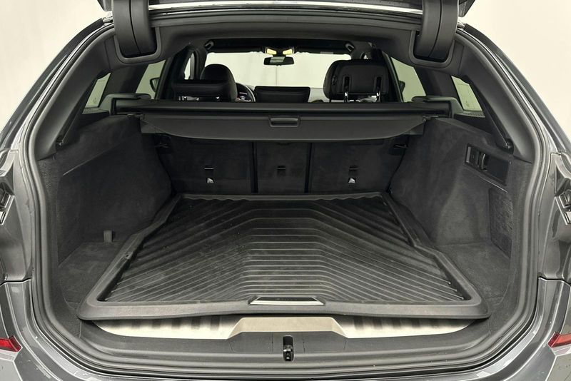 BMW 330 bild 9