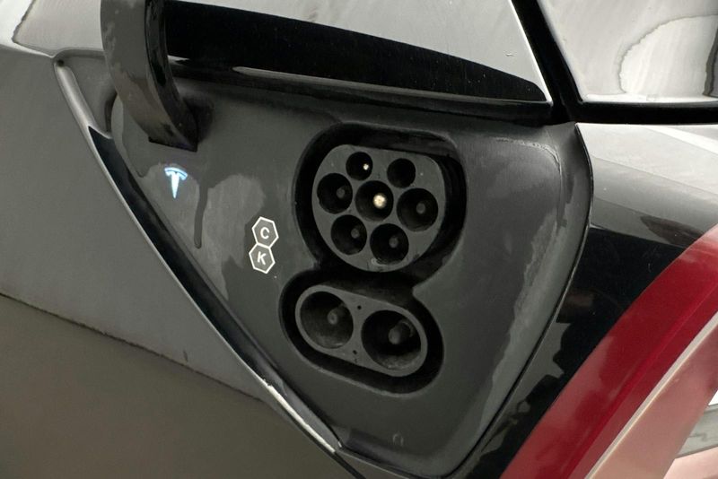 Tesla Model Y bild 23