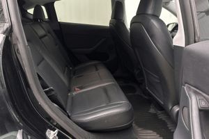 Tesla Model Y bild 8