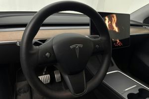 Tesla Model Y bild 19
