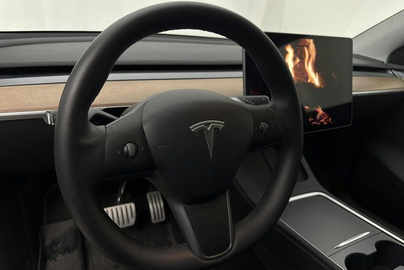 Tesla Model Y bild 19
