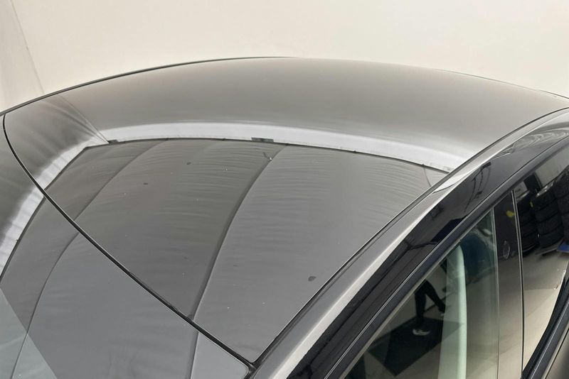 Tesla Model Y bild 15