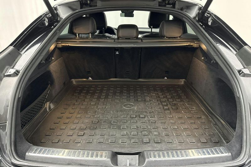 Mercedes GLC300 bild 9
