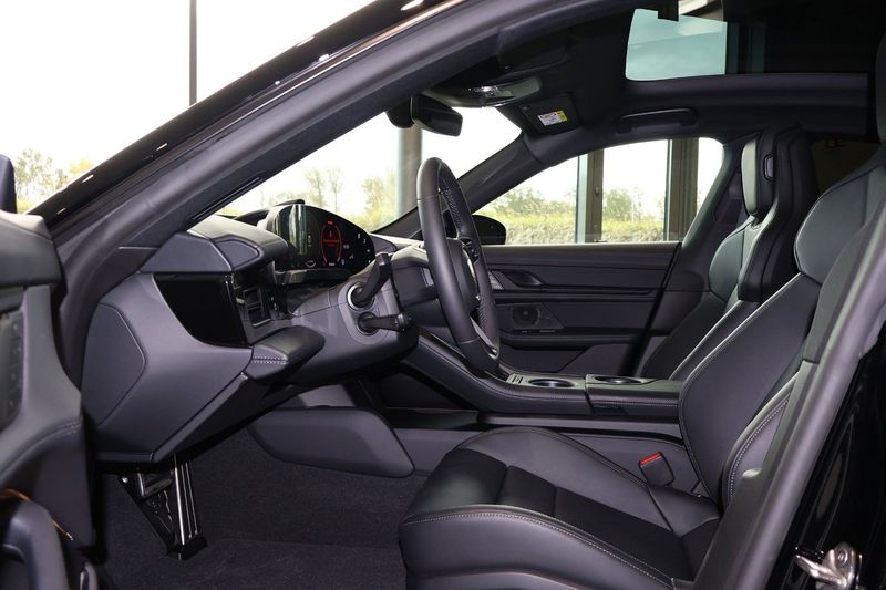 Porsche Taycan bild 15