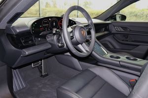 Porsche Taycan bild 2