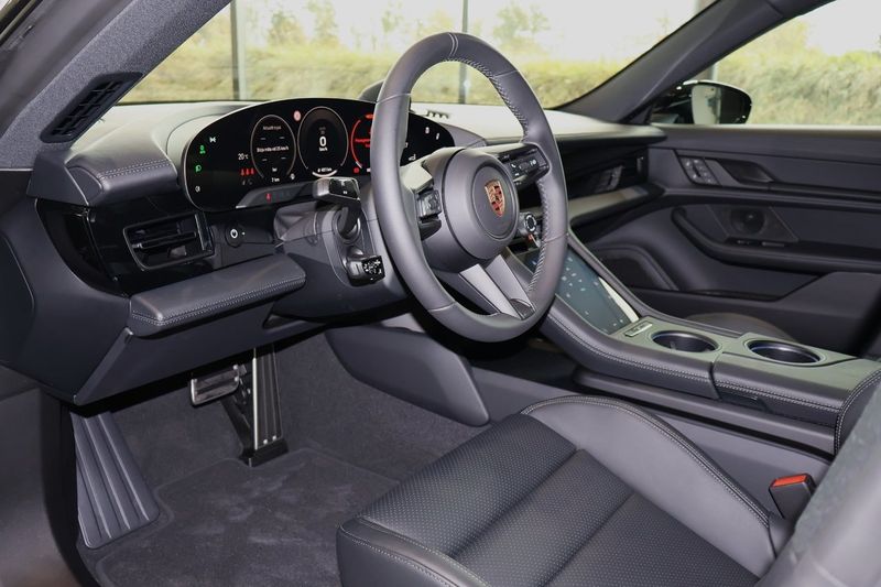 Porsche Taycan bild 2