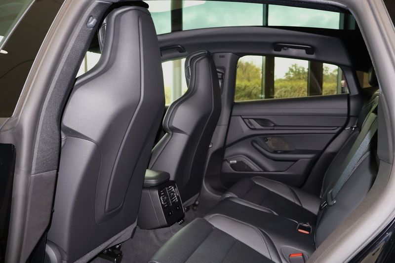Porsche Taycan bild 13
