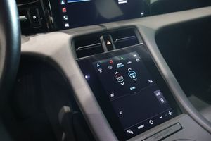 Porsche Taycan bild 16