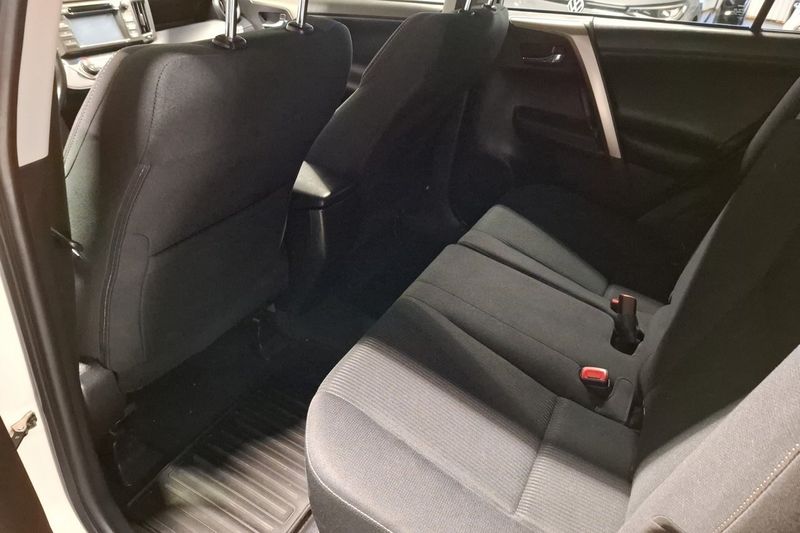 Toyota RAV4 bild 13