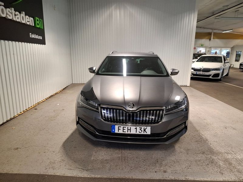 Skoda Superb bild 2