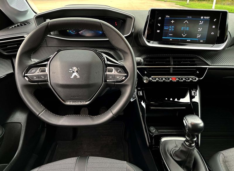 Peugeot 208 bild 8