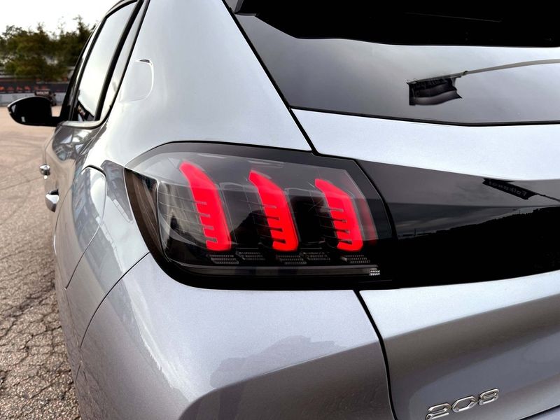 Peugeot 208 bild 7
