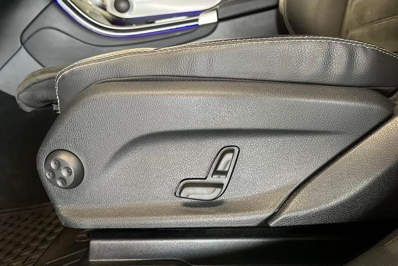 Mercedes GLC300 bild 19