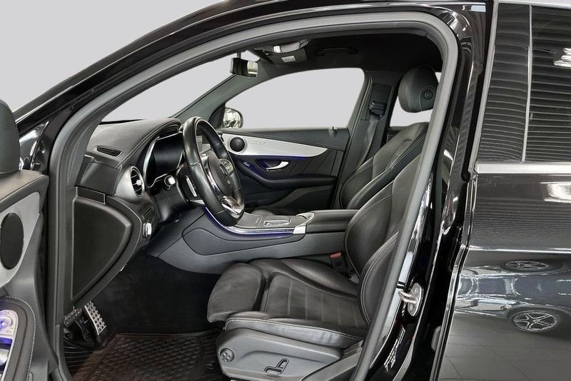 Mercedes GLC300 bild 8