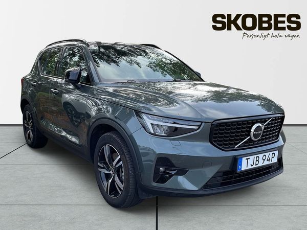 Volvo XC40 B4 FWD Bensin Plus Dark - 2026