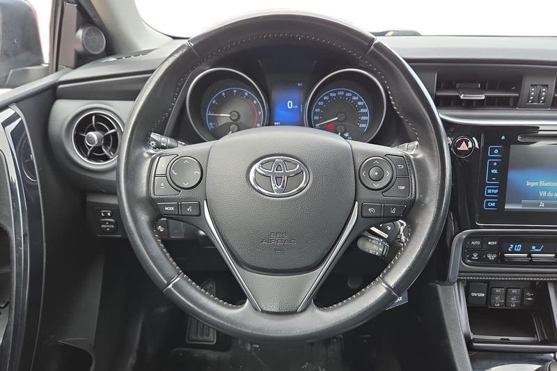 Toyota Auris bild 17