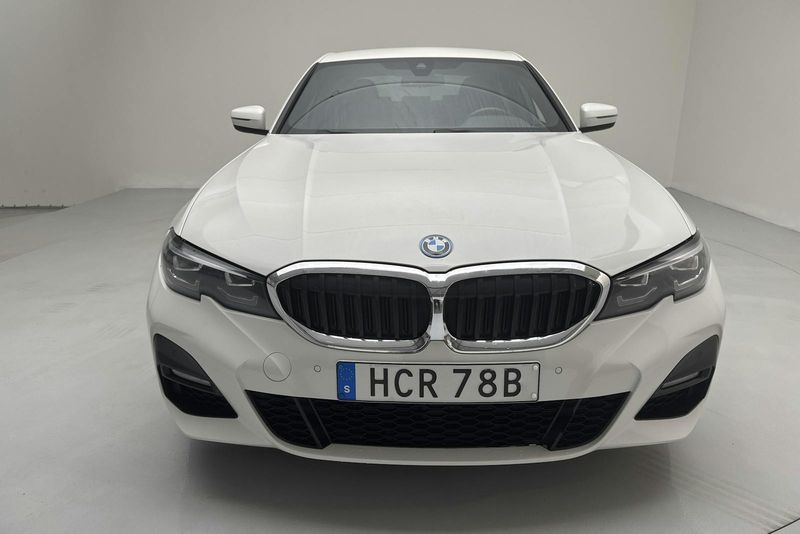 BMW 330 bild 4