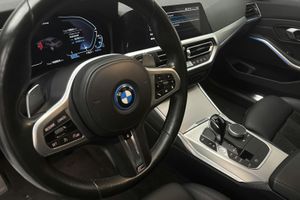 BMW 330 bild 15