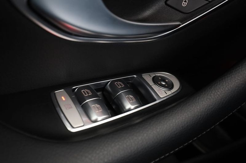 Mercedes E220 bild 37
