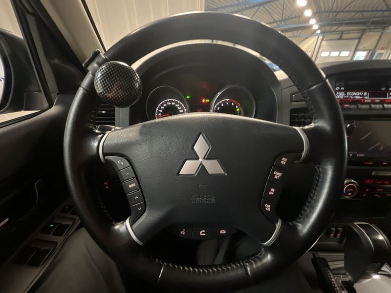 Mitsubishi Pajero bild 11