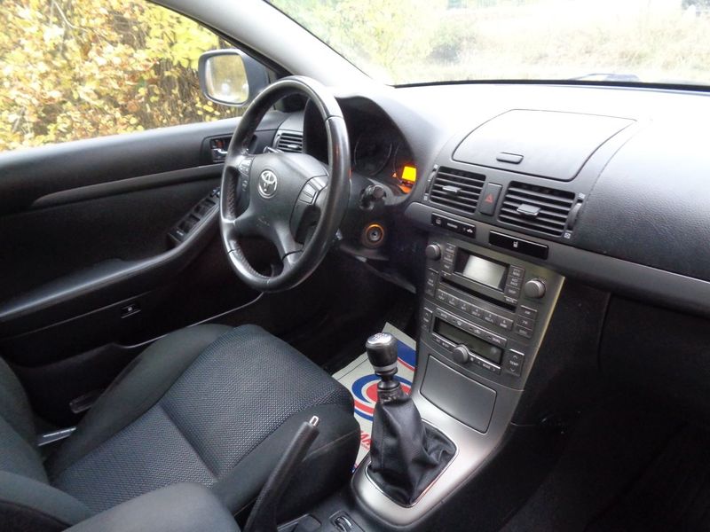 Toyota Avensis bild 13