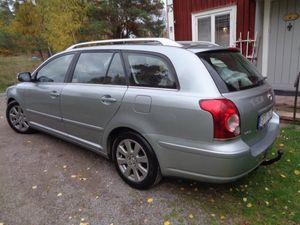 Toyota Avensis bild 3