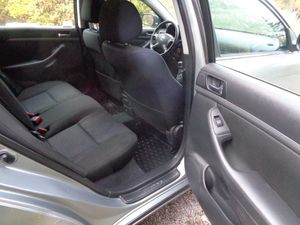 Toyota Avensis bild 9