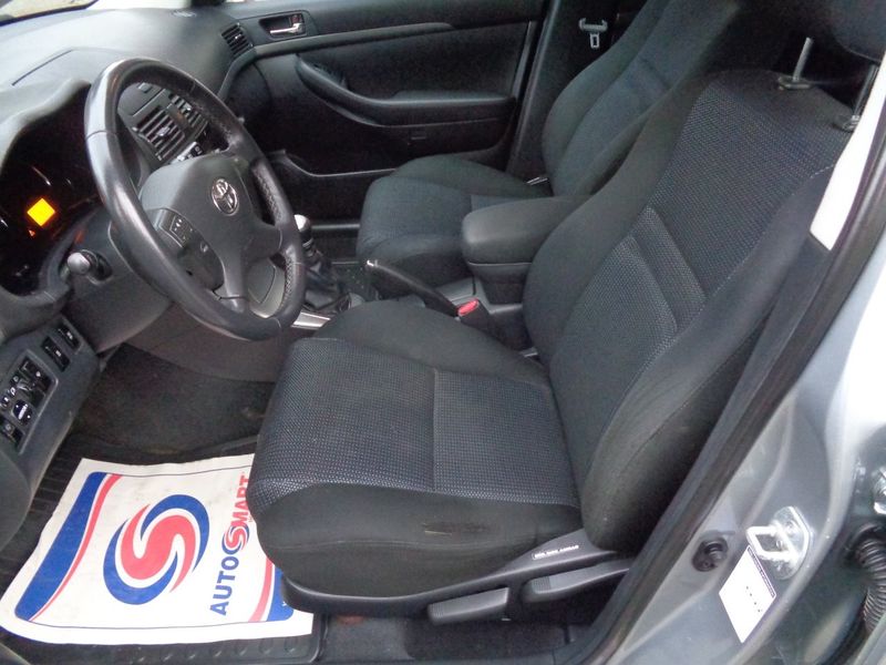 Toyota Avensis bild 6