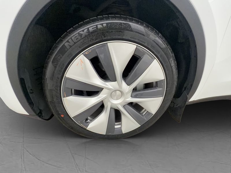 Tesla Model Y bild 29