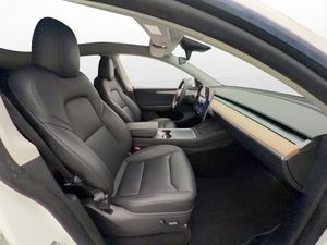 Tesla Model Y bild 24