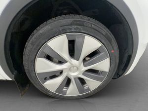 Tesla Model Y bild 32