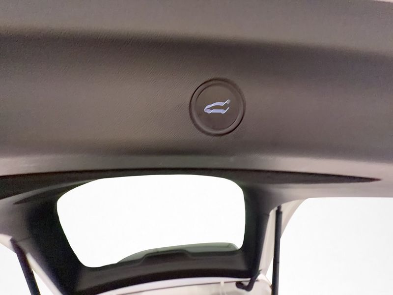 Tesla Model Y bild 27