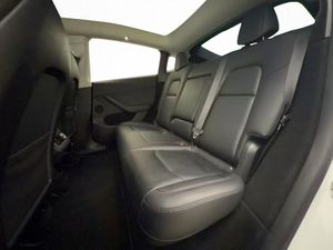 Tesla Model Y bild 25