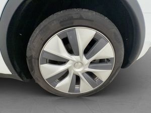 Tesla Model Y bild 30