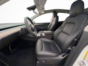 Tesla Model Y bild 13