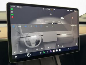 Tesla Model Y bild 18