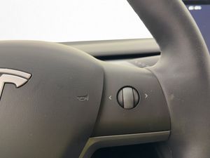 Tesla Model Y bild 34