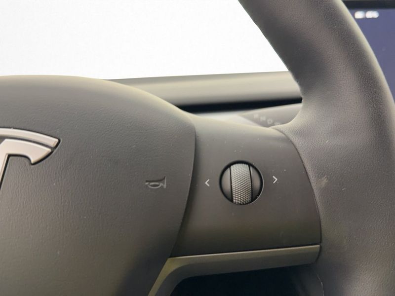 Tesla Model Y bild 34
