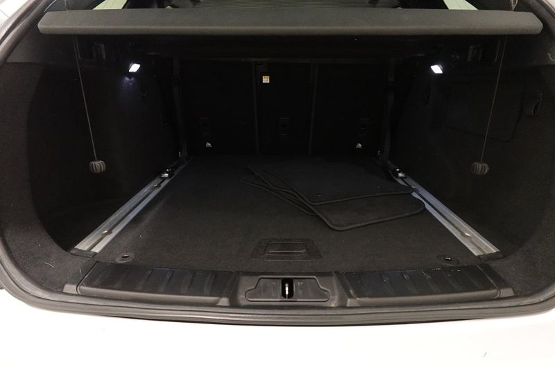 Jaguar F-Pace bild 17
