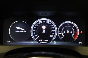 Jaguar F-Pace bild 14